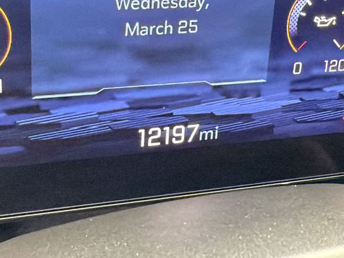 Used 2025 Chevrolet Suburban LT w/ Comfort Package image 17