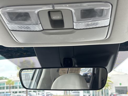 Used 2025 Kia Telluride S FWD image 27