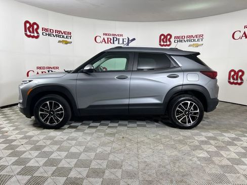 Used 2025 Chevrolet TrailBlazer LT AWD/4WD image 4