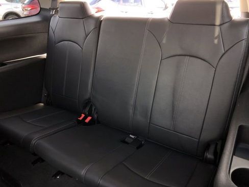 Used 2017 GMC Acadia Limited SLT image 3