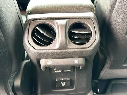 Used 2026 Jeep Wrangler Unlimited Sahara AWD/4WD image 28