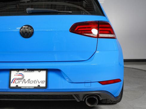Used 2021 Volkswagen GTI SE FWD image 19