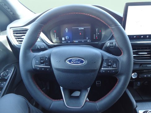 Used 2023 Ford Escape ST-Line w/ Tech Pack #1 AWD/4WD image 12