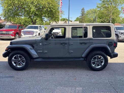 Used 2022 Jeep Wrangler Unlimited Sahara w/ Cold Weather Group AWD/4WD image 8