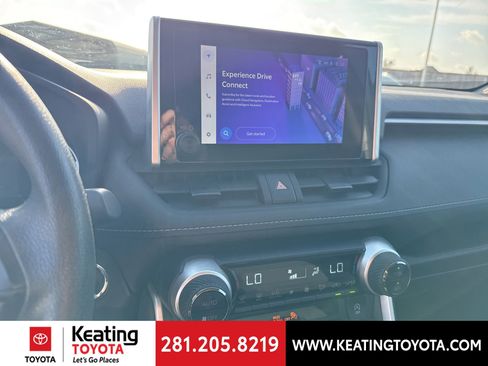 Used 2025 Toyota RAV4 XLE FWD image 17