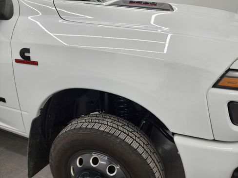 Used 2025 RAM 3500 Laramie image 25