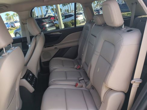 Certified 2023 Lincoln Aviator Standard w/ Class IV Trailer Tow Package image 14