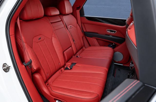Used 2023 Bentley Bentayga AWD/4WD image 18