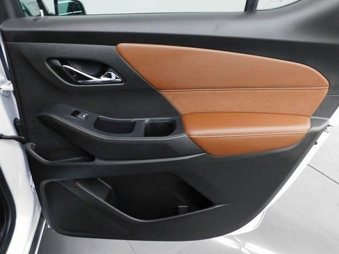 Used 2021 Chevrolet Traverse High Country image 33