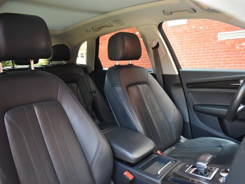 Used 2018 Audi Q5 2.0T Premium Plus w/ Premium Plus Package AWD/4WD image 19