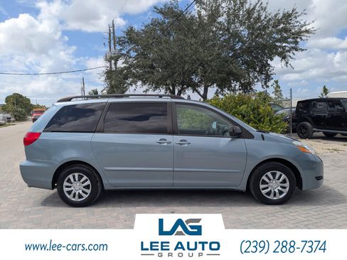 Used 2007 Toyota Sienna CE image 2