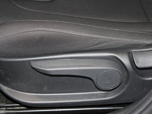 Used 2023 Hyundai Elantra SEL image 13