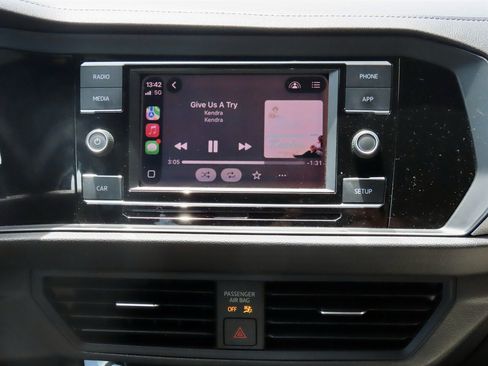 Used 2019 Volkswagen Jetta R-Line w/ R-Line Cold Weather Package FWD image 19