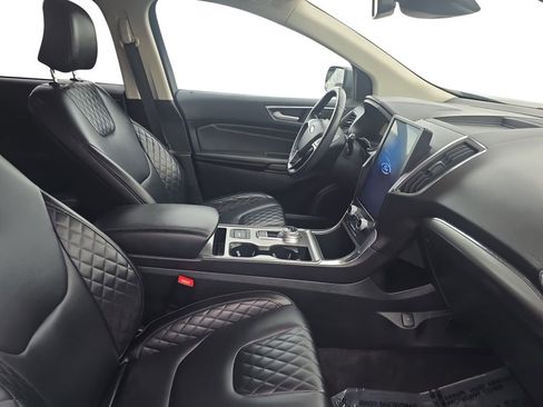 Used 2024 Ford Edge Titanium image 16