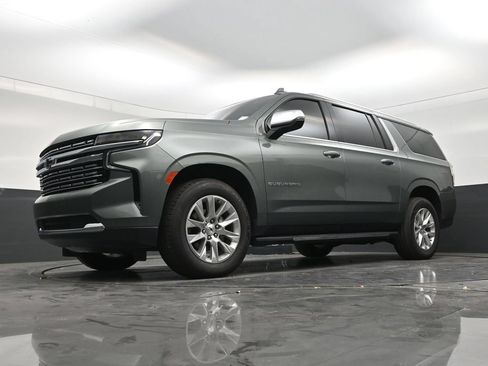 Used 2023 Chevrolet Suburban Premier RWD image 20