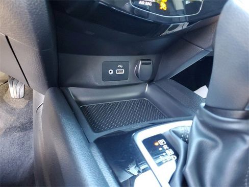 Used 2019 Nissan Rogue SV image 23