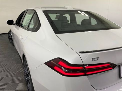 Used 2024 BMW i5 eDrive40i w/ M Sport Package image 53