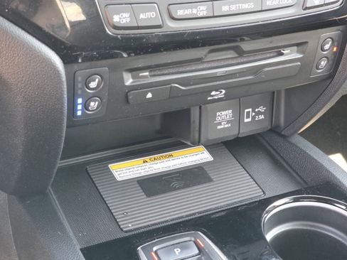 Certified 2021 Honda Pilot Black Edition image 6