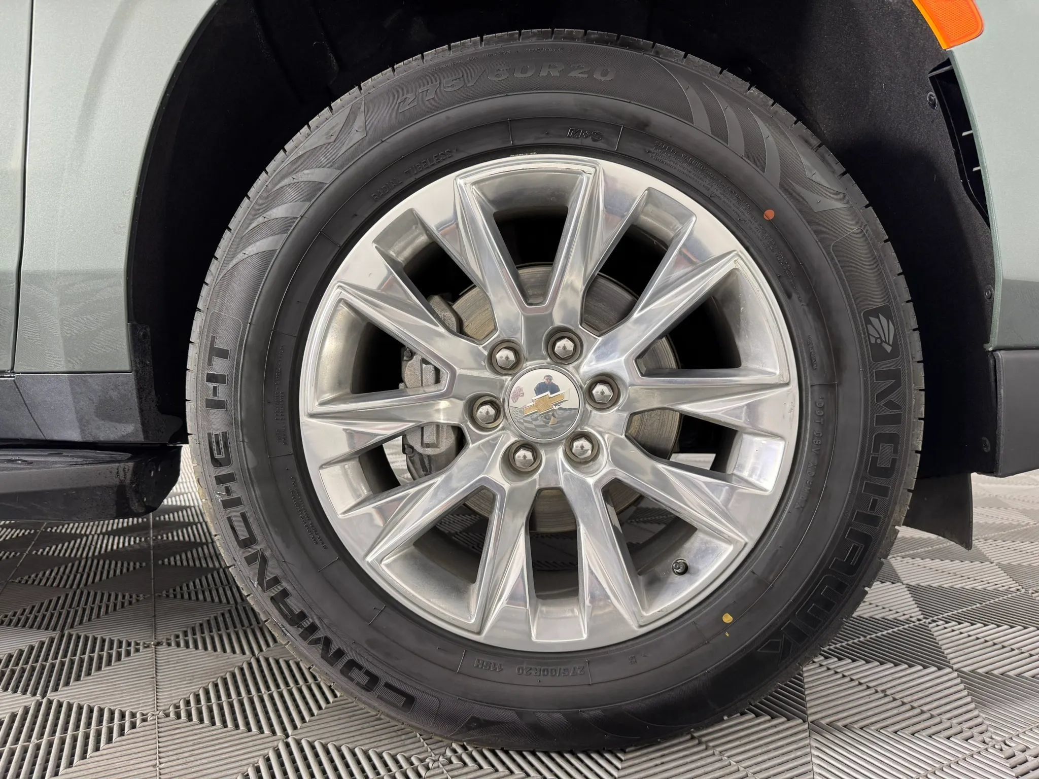 Used 2023 Chevrolet Suburban Premier AWD/4WD image 52