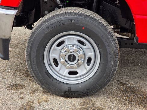 New 2026 Ford F250 XL w/ XL Chrome Package AWD/4WD image 14