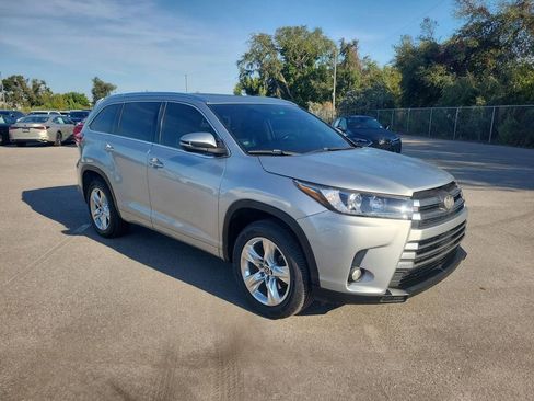 Used 2018 Toyota Highlander Limited image 9