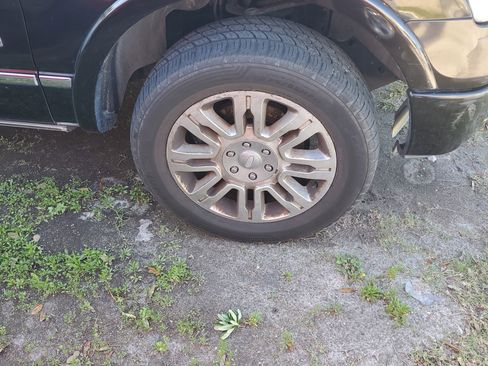 Used 2013 Ford F150 Platinum image 4