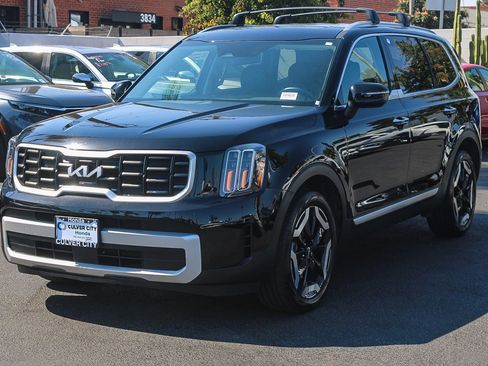 Used 2025 Kia Telluride S AWD/4WD image 3