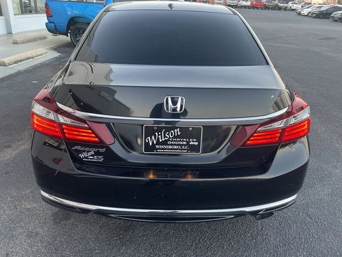 Used 2017 Honda Accord EX-L image 6