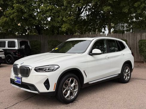 Used 2024 BMW X3 xDrive30i AWD/4WD image 2