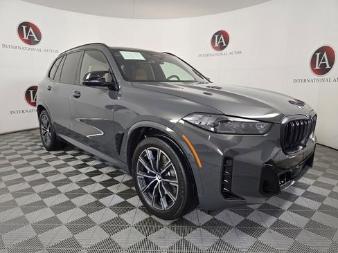 Used 2024 BMW X5 M60i image 1
