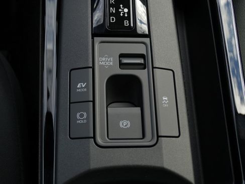 New 2026 Toyota Prius LE FWD image 25