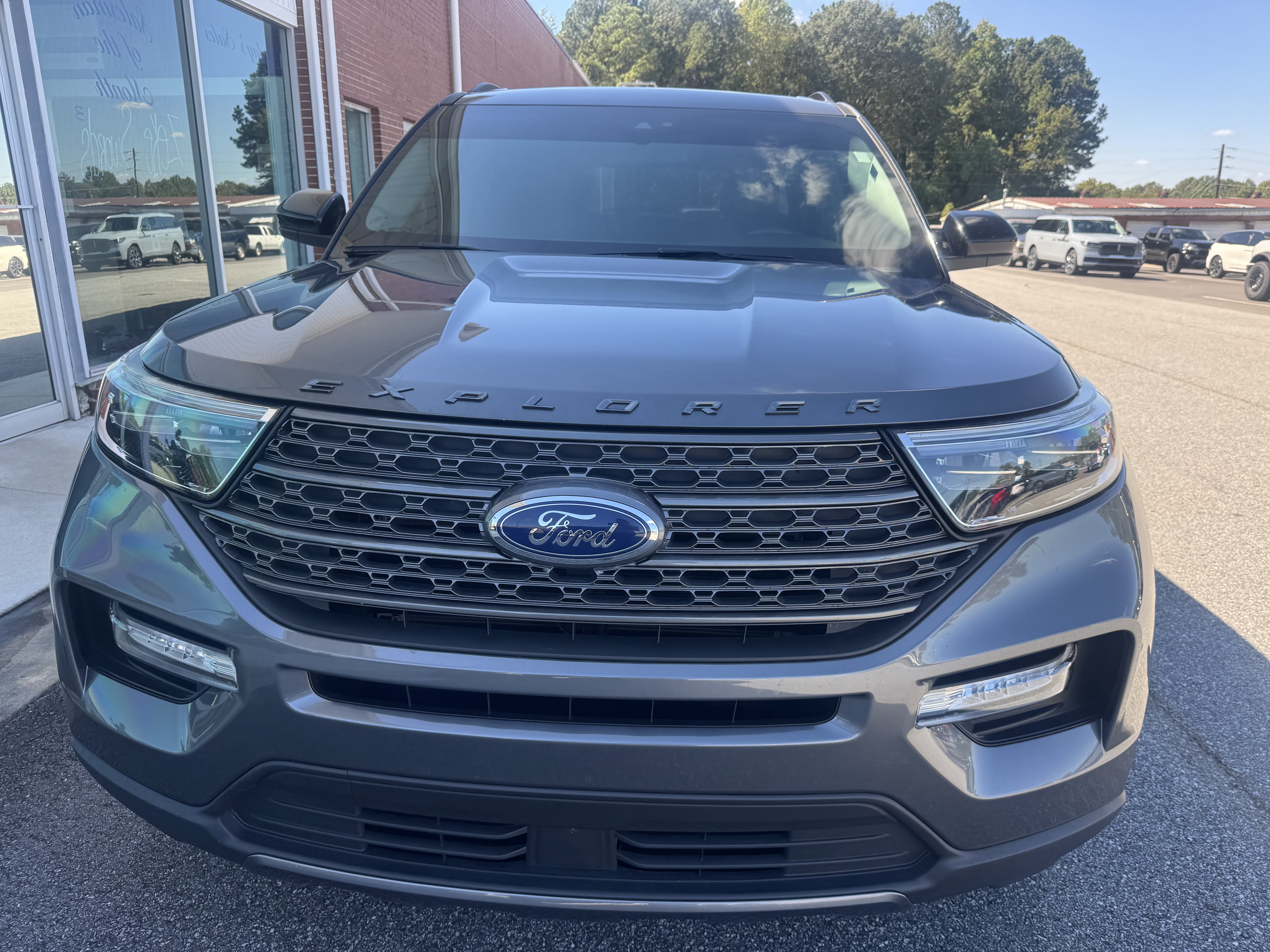 Used 2023 Ford Explorer XLT w/ Equipment Group 202A RWD image 4