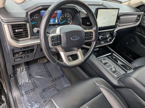 Used 2024 Ford Expedition Max XLT image 10
