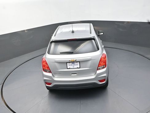 Used 2017 Chevrolet Trax LS w/ Fleet Convenience Package AWD/4WD image 18