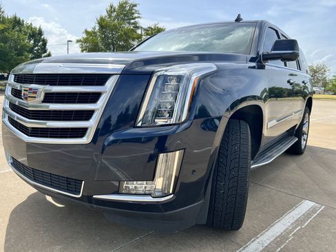 Used 2017 Cadillac Escalade Luxury RWD image 19