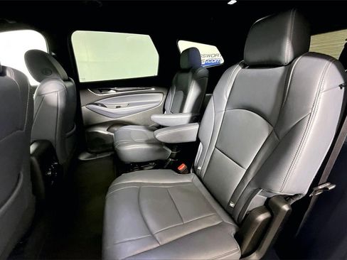Used 2024 Buick Enclave Premium image 21