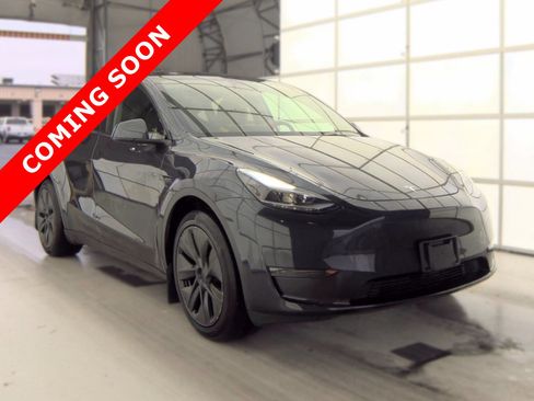 Used 2024 Tesla Model Y Long Range AWD/4WD image 3