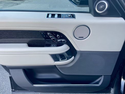 Used 2020 Land Rover Range Rover Autobiography image 12