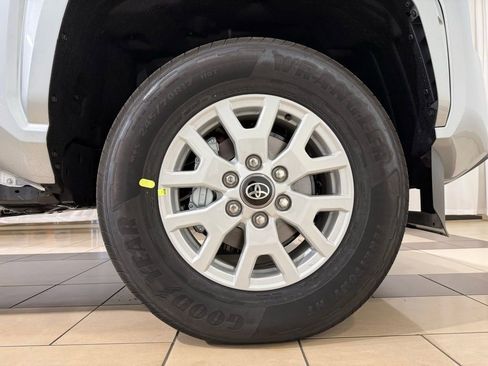 New 2026 Toyota Tacoma 2WD Xtracab image 9