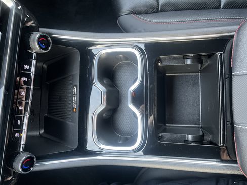 Used 2025 Chevrolet Traverse RS w/ LPO, Floor Liner Package image 38