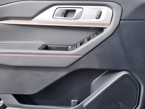 New 2026 Ford Explorer Active RWD image 17