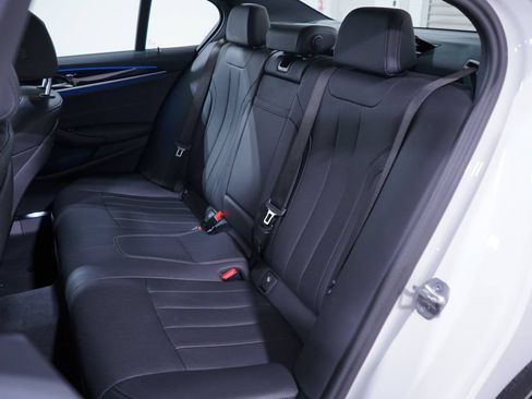Used 2023 BMW 530e RWD image 8