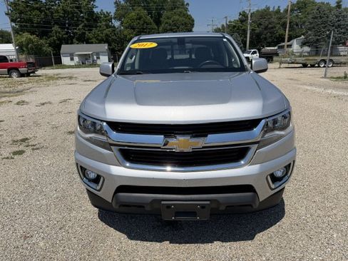 Used 2017 Chevrolet Colorado LT w/ LT Convenience Package AWD/4WD image 7