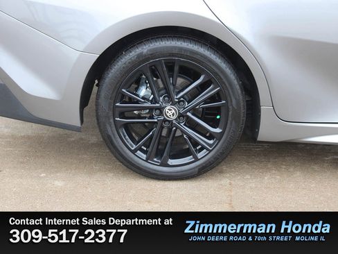 Used 2025 Toyota Camry SE image 21