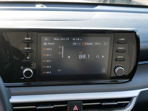 Used 2023 Kia K5 LXS image 22