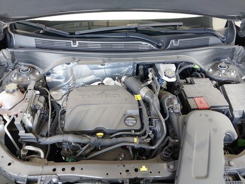 Used 2025 Buick Envista Avenir FWD image 30