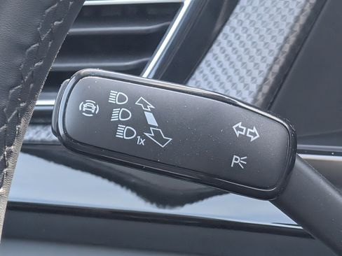 Certified 2025 Volkswagen Atlas Peak Edition SE AWD/4WD image 26
