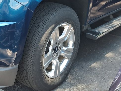 Used 2019 Chevrolet Colorado LT w/ Luxury Package, Chrome AWD/4WD image 4