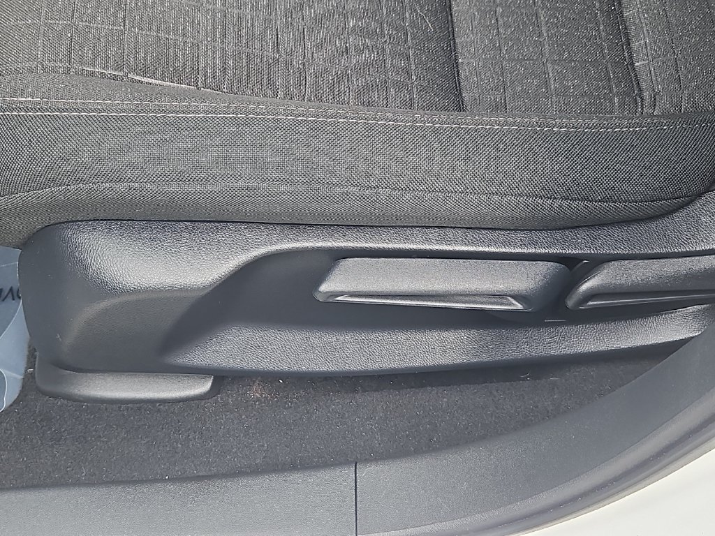 Certified 2024 Honda HR-V LX image 17