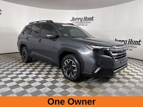 Used 2025 Subaru Forester Premium w/ Convenience Package #2 image 4